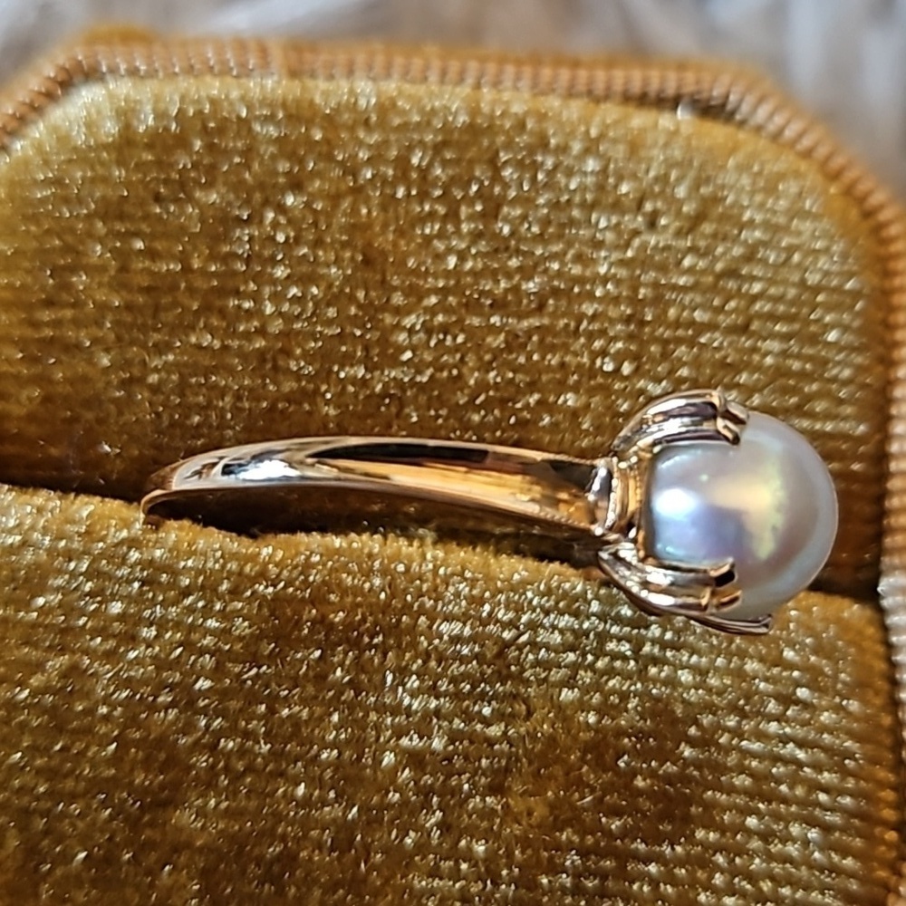 Vintage 1940s Cultured Pearl Ring 14K Yellow Gold Solitaire Setting Orga… - Picture 5 of 12